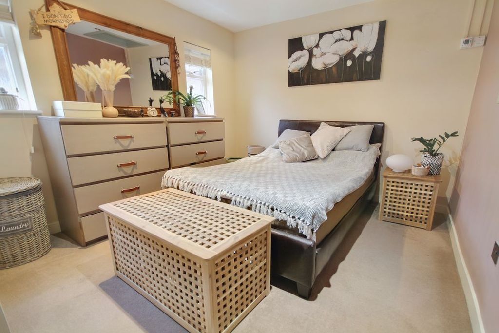 Property photo 3 of 7 Img9285Img9287