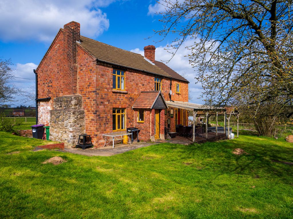 Property photo 2 of 31