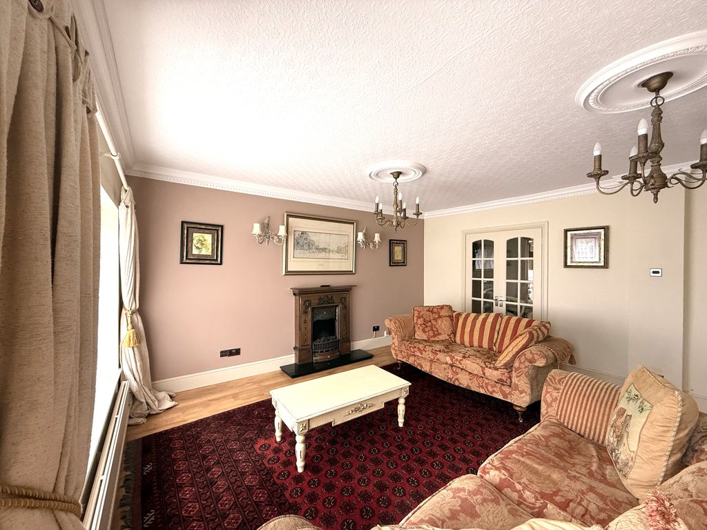 Property photo 2 of 14 Image