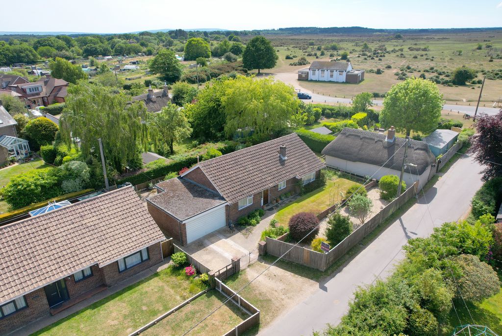 Property photo 1 of 11 Ivanhoe Drone