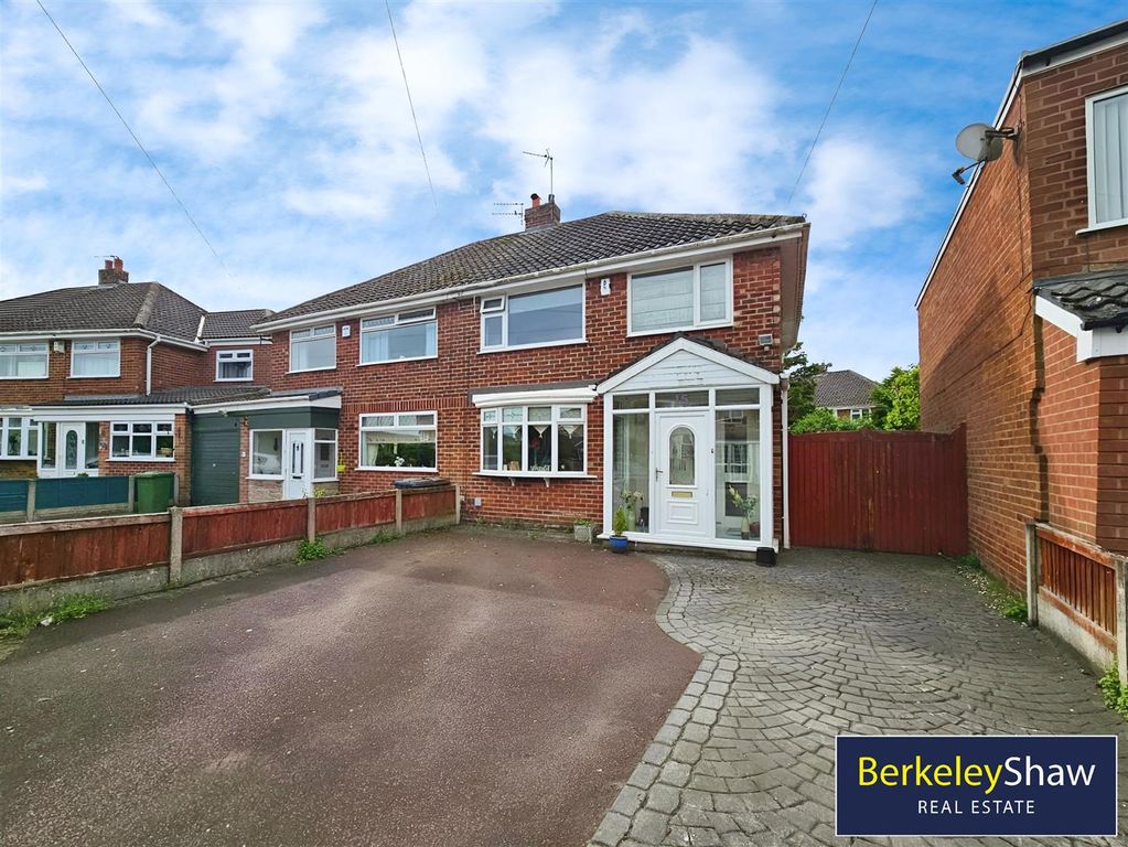 Property photo 1 of 12 External