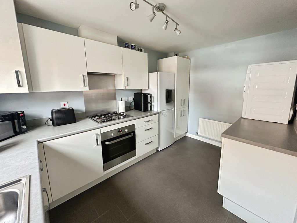 Property photo 2 of 15 Kitchen