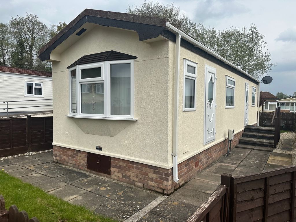 Property photo 1 of 21