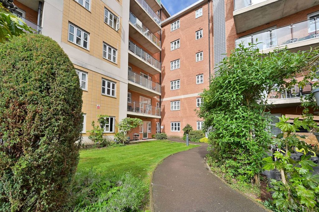 Property photo 2 of 13