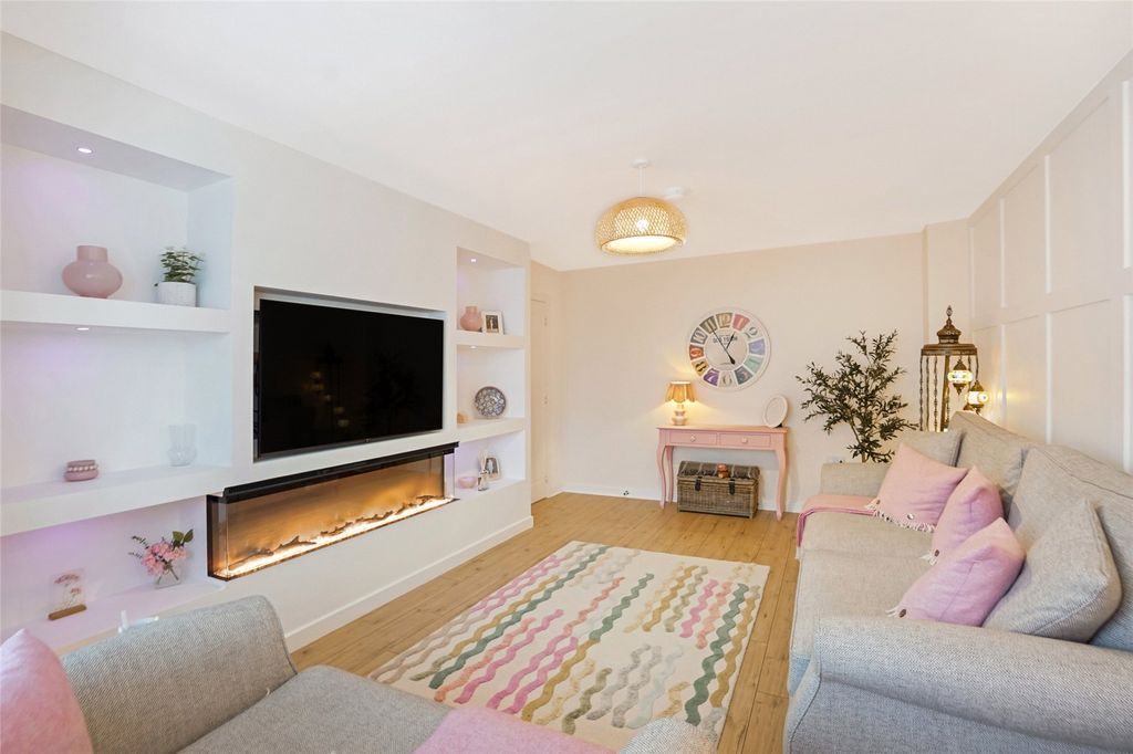 Property photo 3 of 21 Picture No. 18