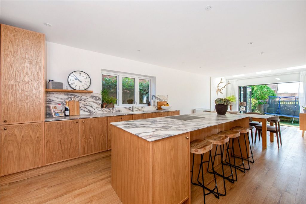 Property photo 2 of 19 Kitchen