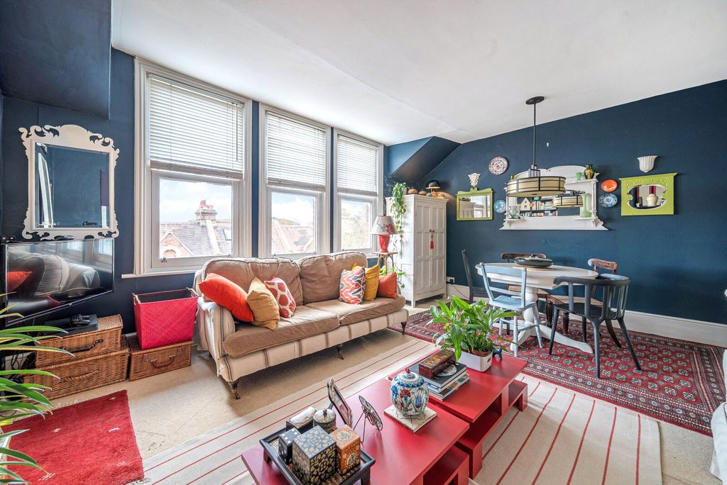 Property photo 3 of 10 Picture No. 25