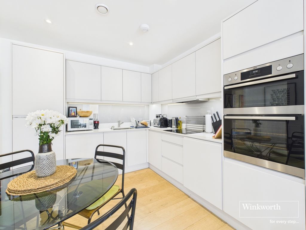 Property photo 2 of 10 Kitchen