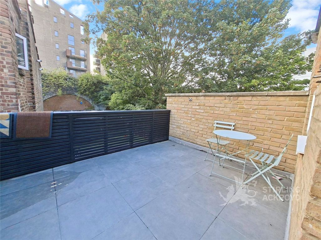 Property photo 1 of 7 Terrace