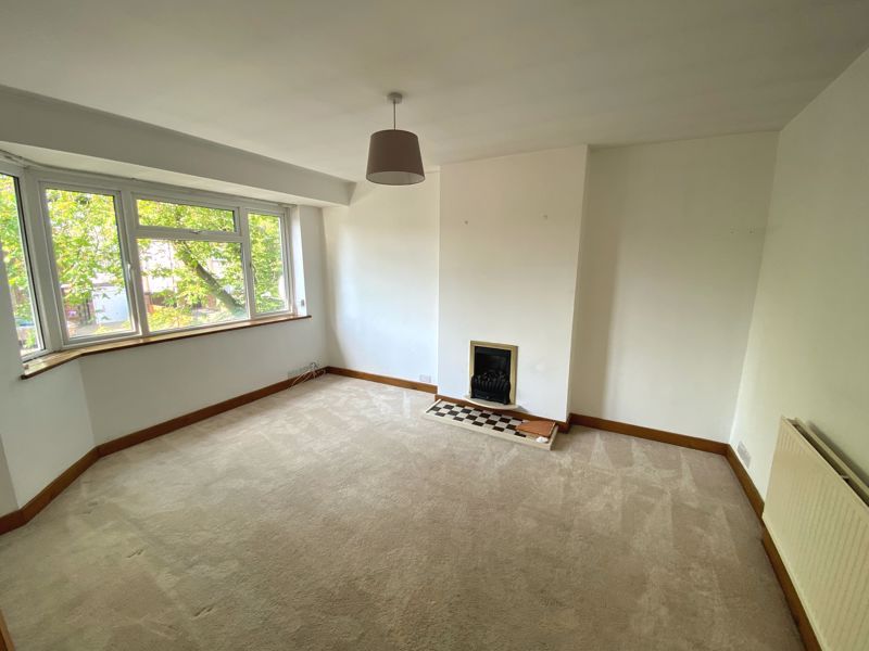 Property photo 3 of 6 Lounge