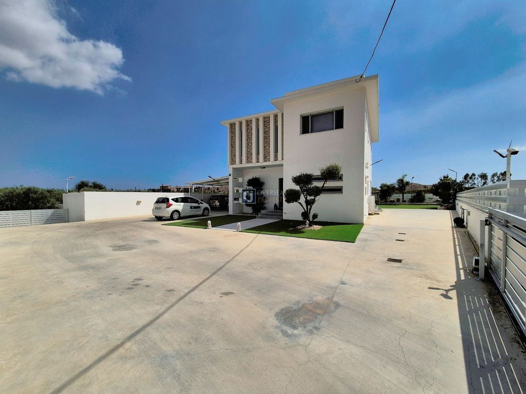 Property photo 1 of 45