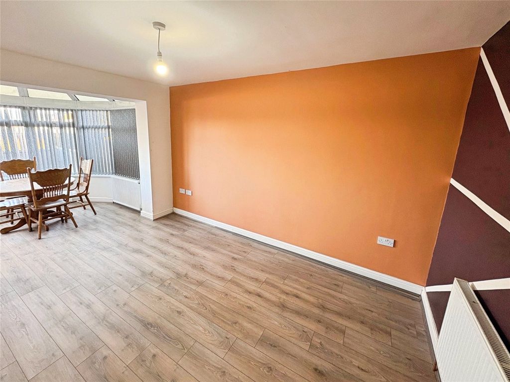 Property photo 3 of 11 Dining Room