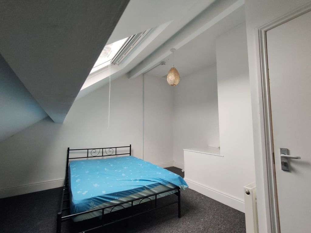 Property photo 1 of 5 Photo 4