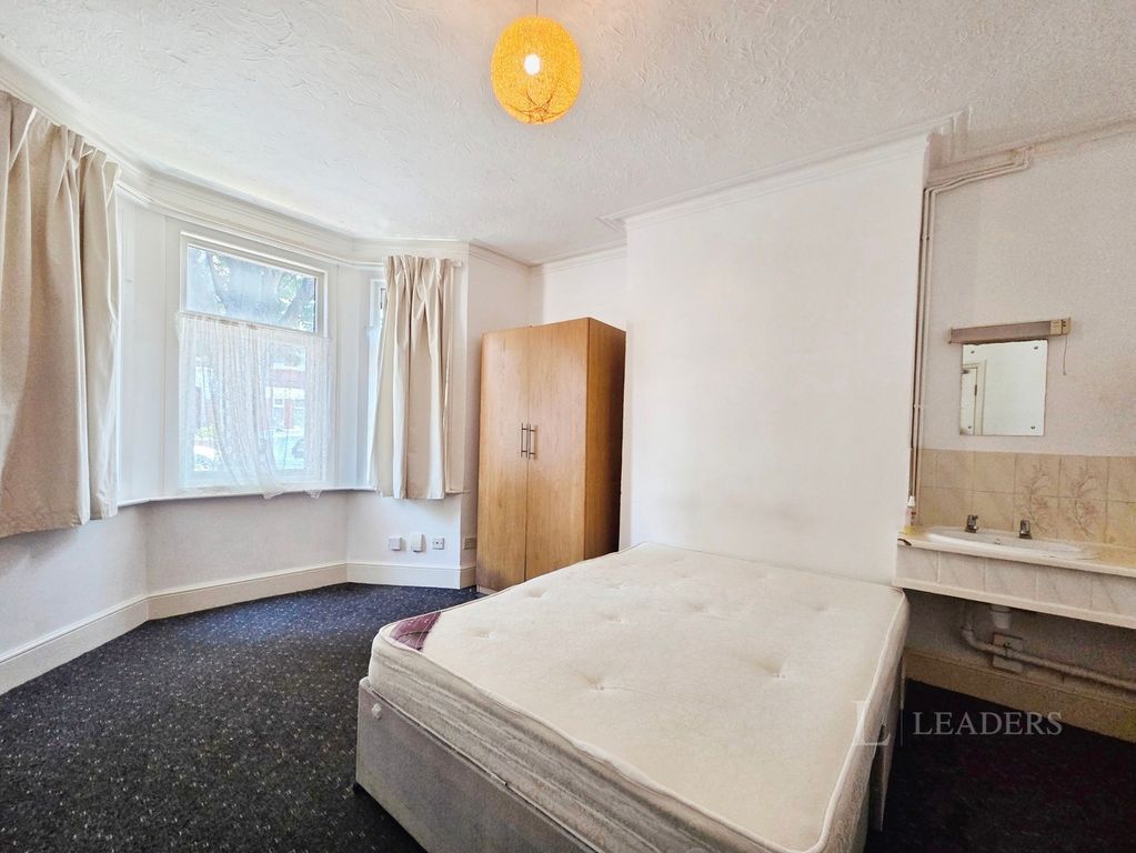 Property photo 3 of 7 Pbox-Img.Jpg