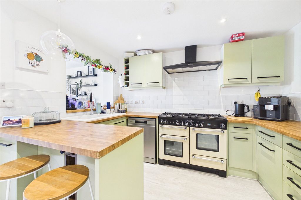 Property photo 2 of 22 Kitchen