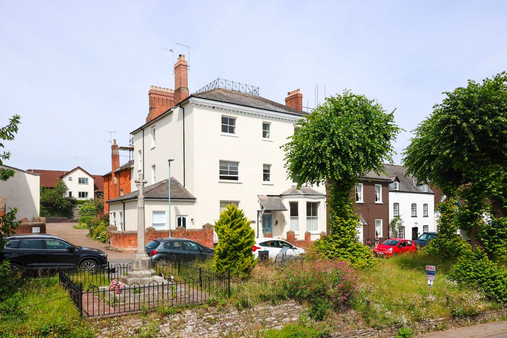 Property photo 1 of 38