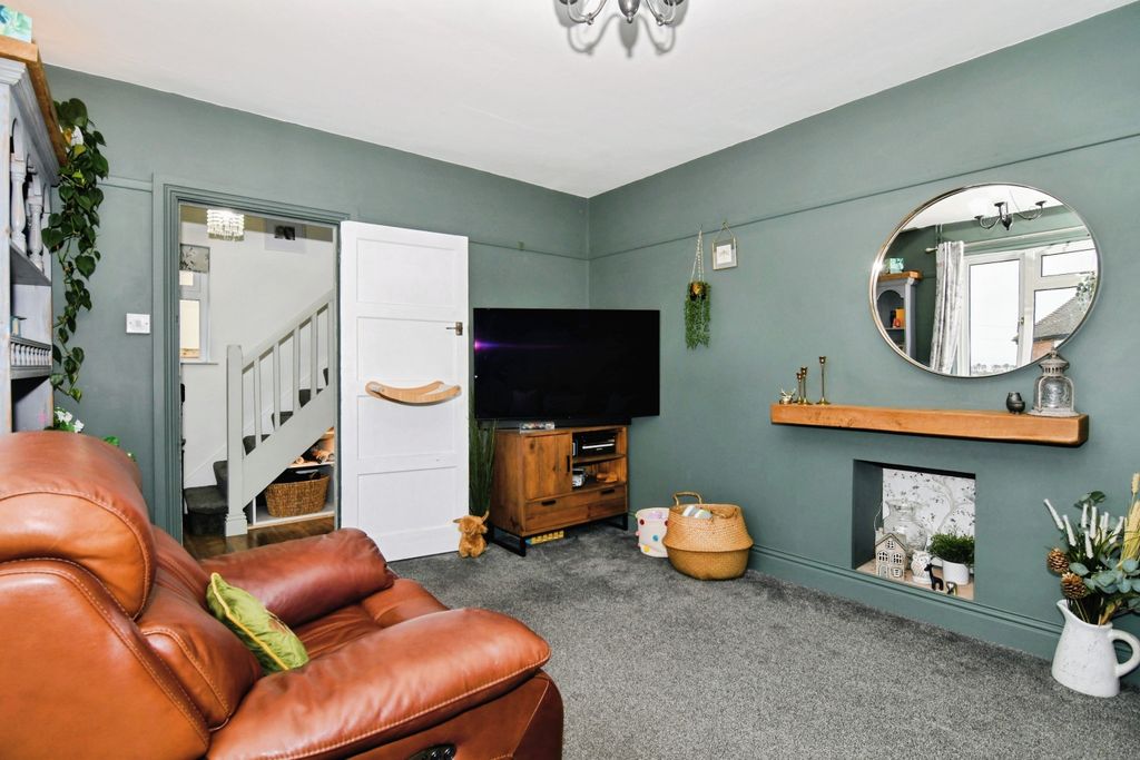 Property photo 3 of 13