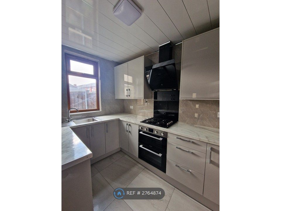 Property photo 3 of 28