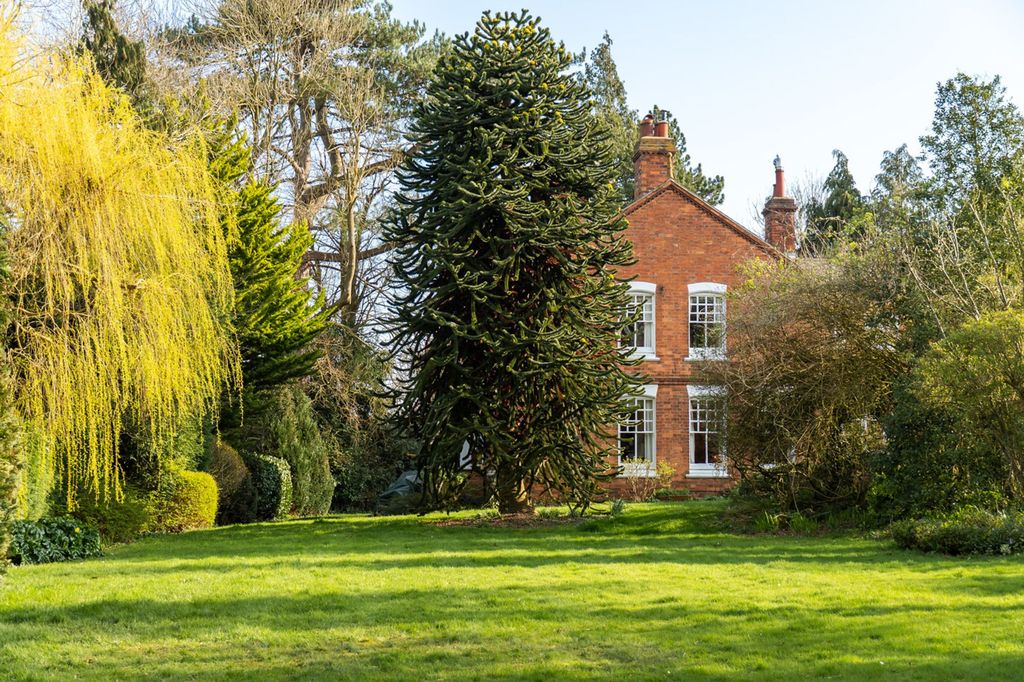 Property photo 2 of 44