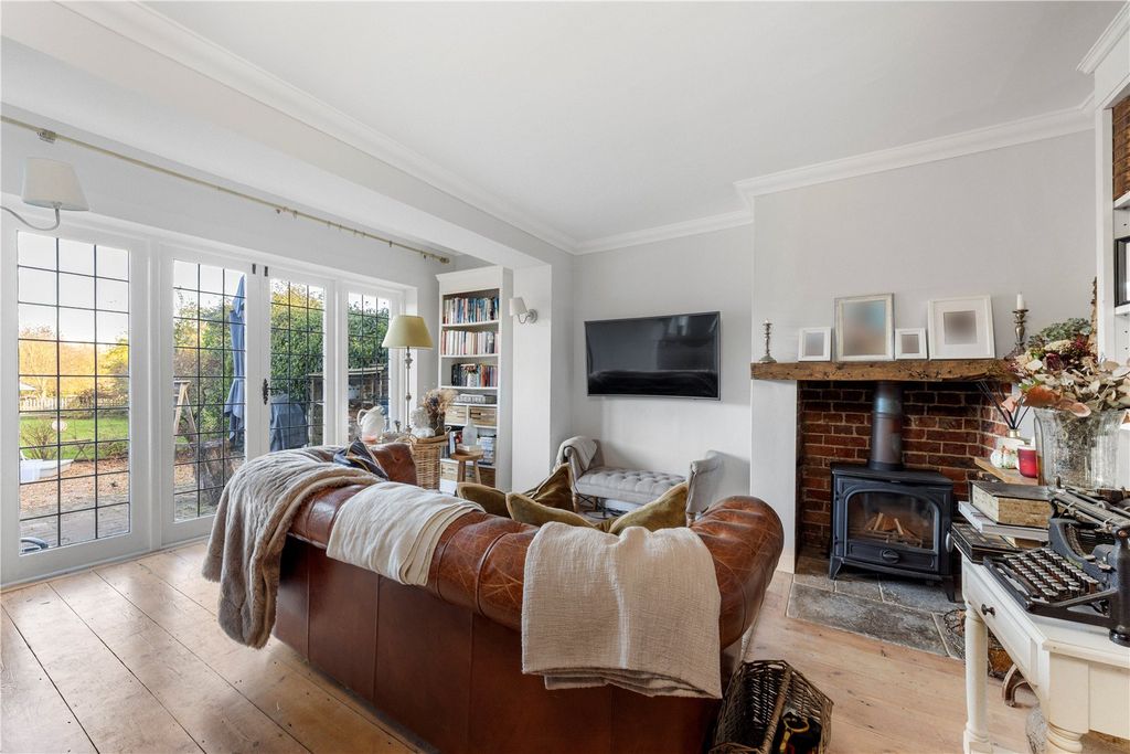 Property photo 2 of 12 Sitting Room