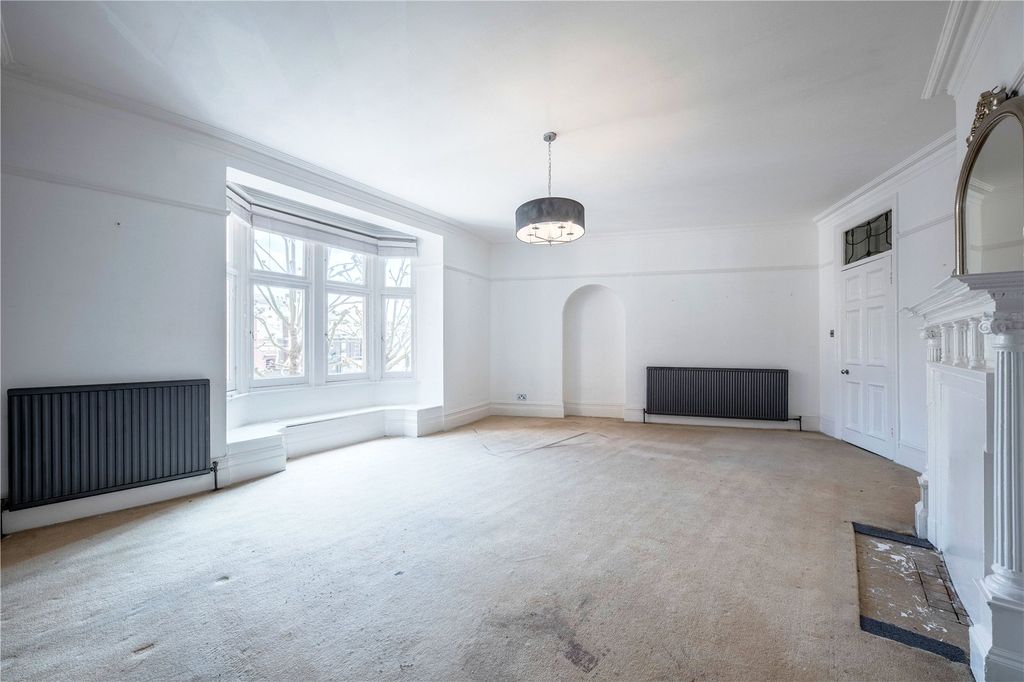 Property photo 3 of 9 Reception One