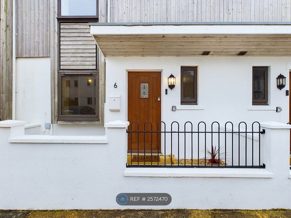 Property photo 2 of 34