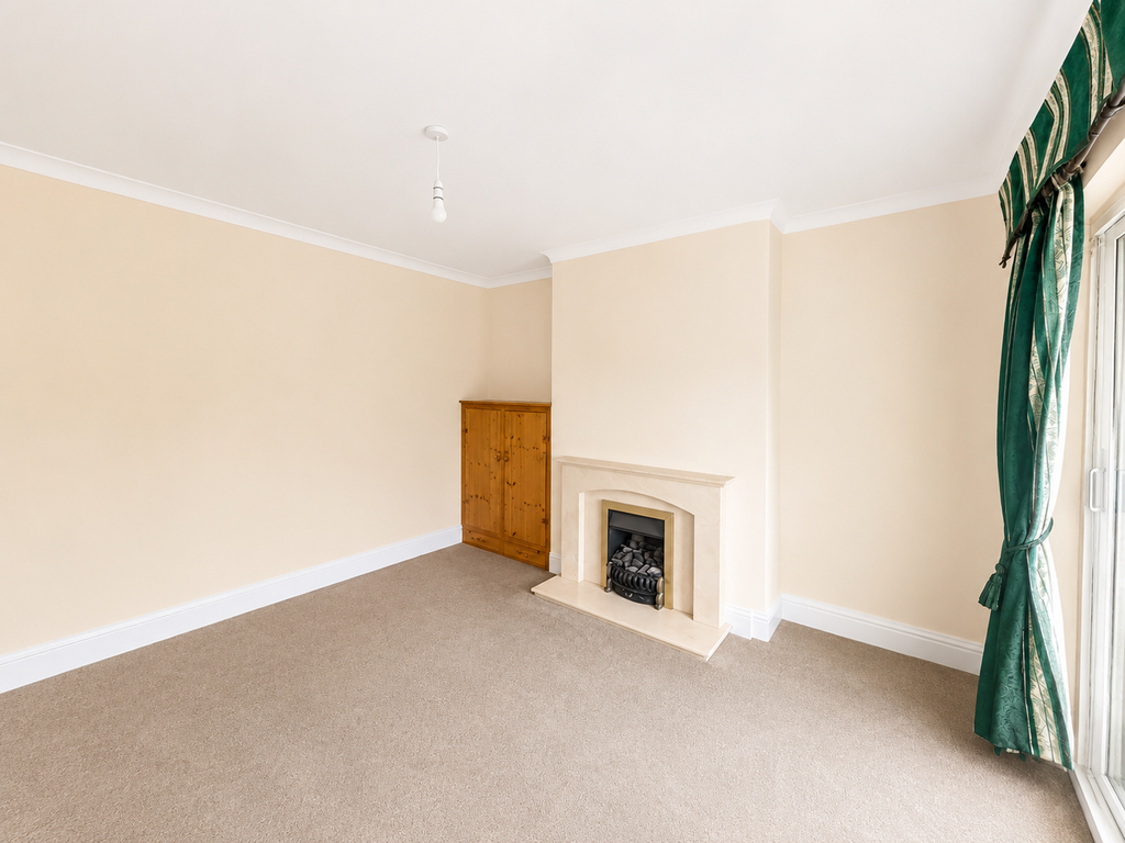 Property photo 3 of 20 Dining Room