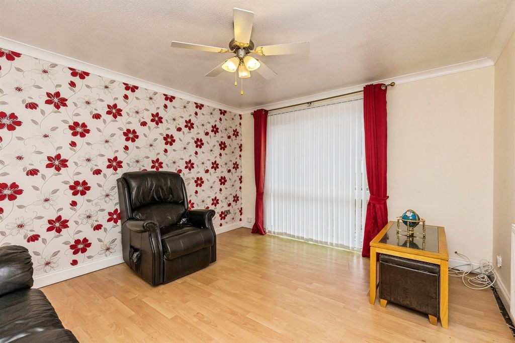 Property photo 3 of 16