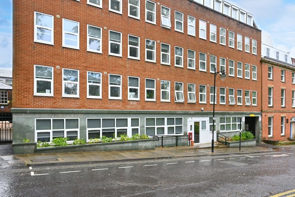 Property photo 1 of 33