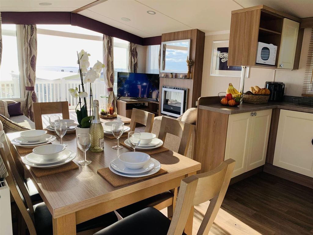 Property photo 3 of 28 Dining Area With Sea View