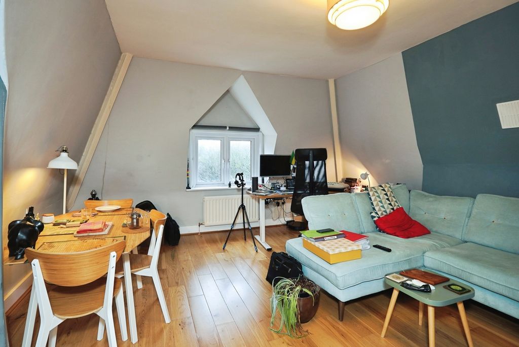 Property photo 2 of 18 Pbox-Img.Jpg