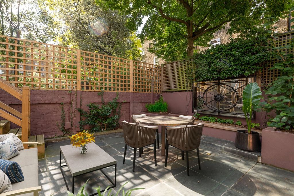 Property photo 1 of 13 Garden