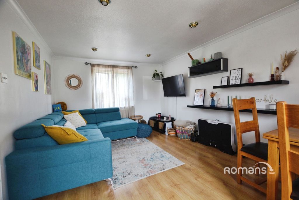 Property photo 2 of 8 Pbox-Img.Jpg