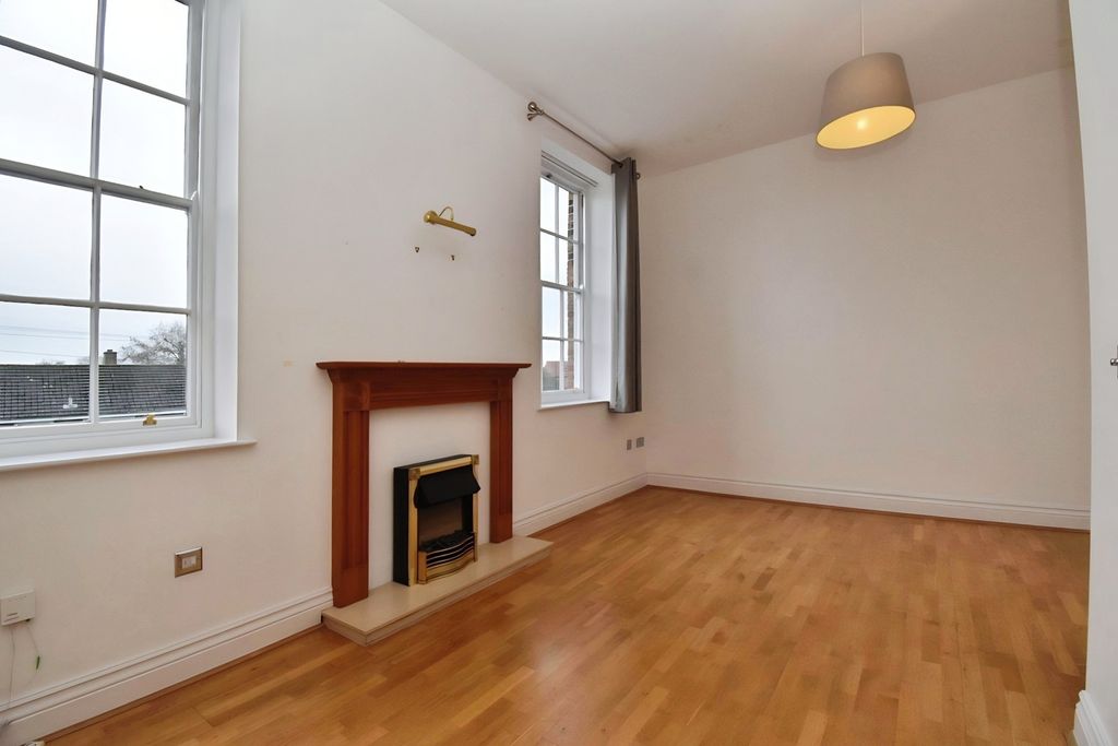 Property photo 2 of 12 Living Room