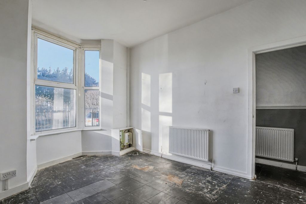 Property photo 3 of 23 20 Kings Road, Bootle, Merseyside, L20 7Bg