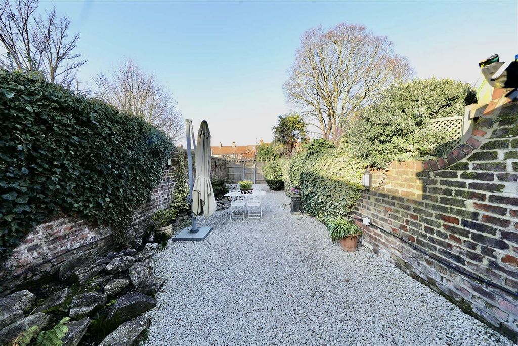 Property photo 3 of 29 Outside