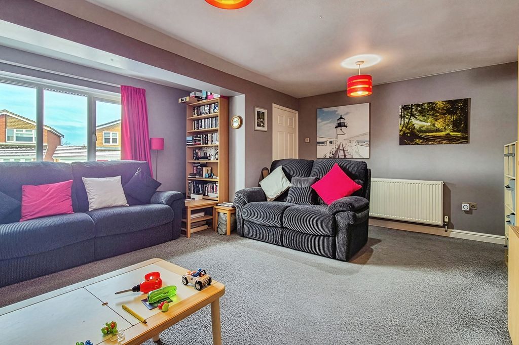 Property photo 3 of 20 Pbox-Img.Jpg