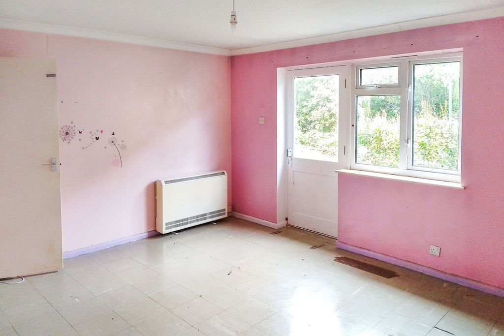 Property photo 2 of 15 1 Kembles Close, Malmesbury, Wiltshire, Sn16 9Nu
