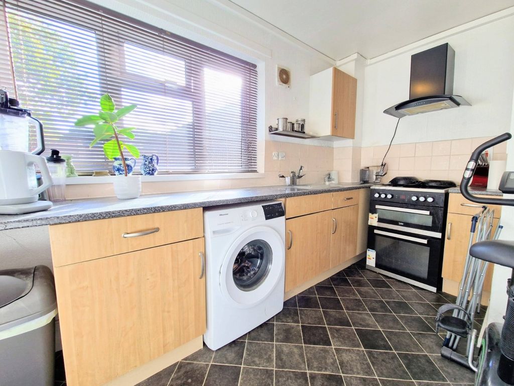 Property photo 2 of 8 Picture No. 06