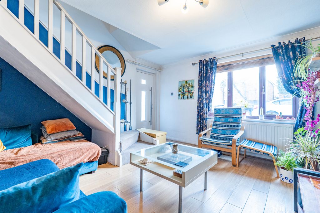 Property photo 2 of 10 Living Room