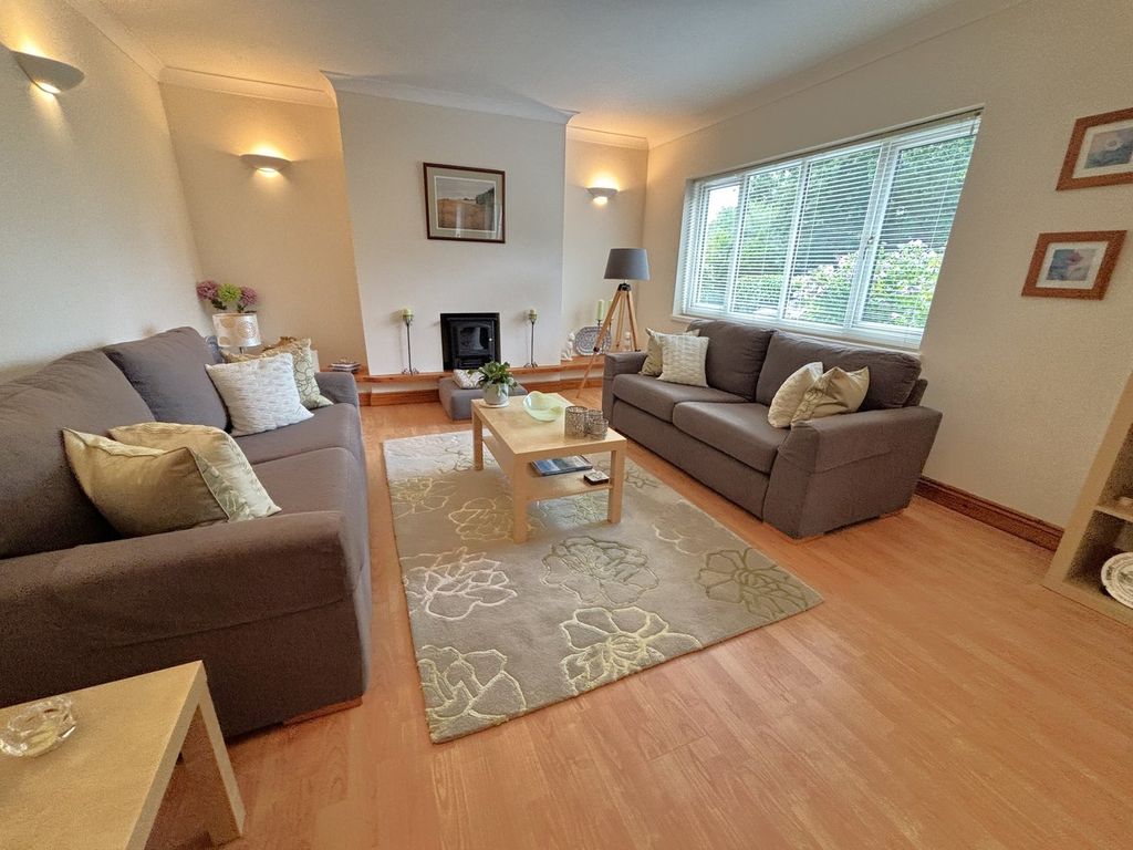 Property photo 3 of 43
