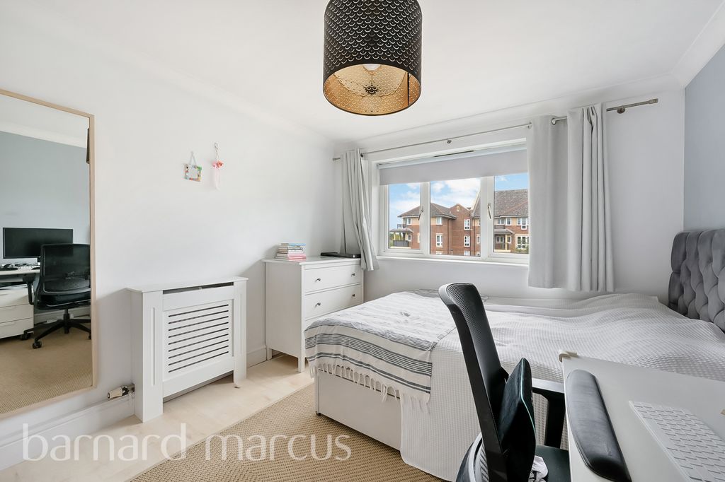 Property photo 3 of 12