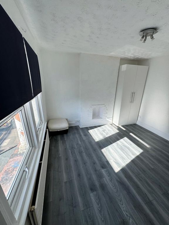 Property photo 2 of 24 Picture No. 15