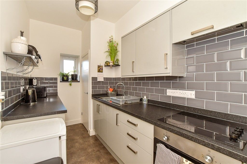 Property photo 2 of 10 Kitchen