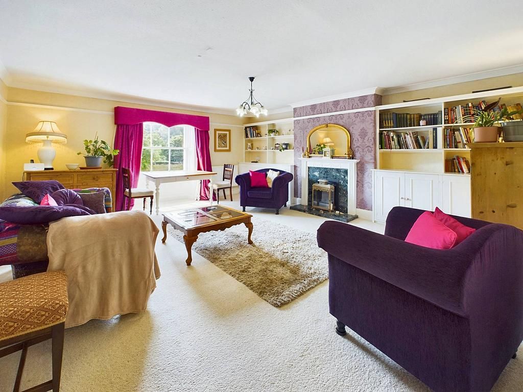 Property photo 3 of 19