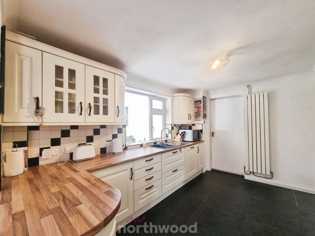Property photo 3 of 36