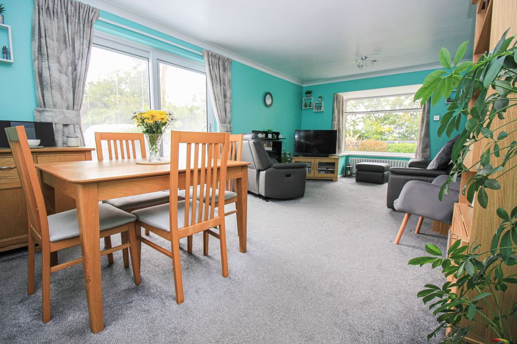 Property photo 2 of 22