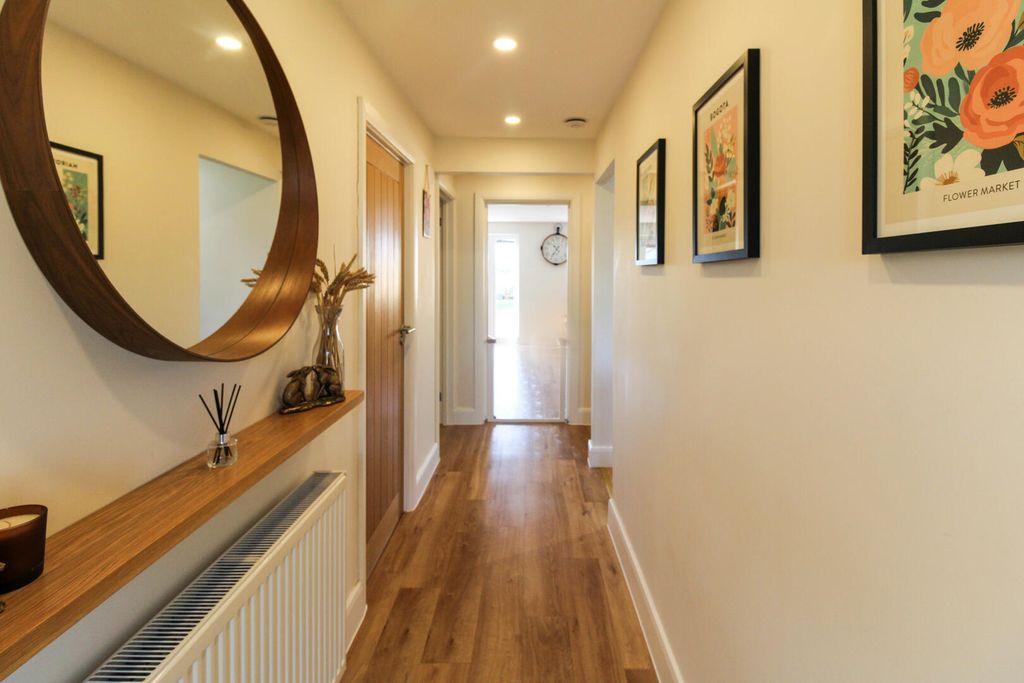 Property photo 3 of 19 Hallway