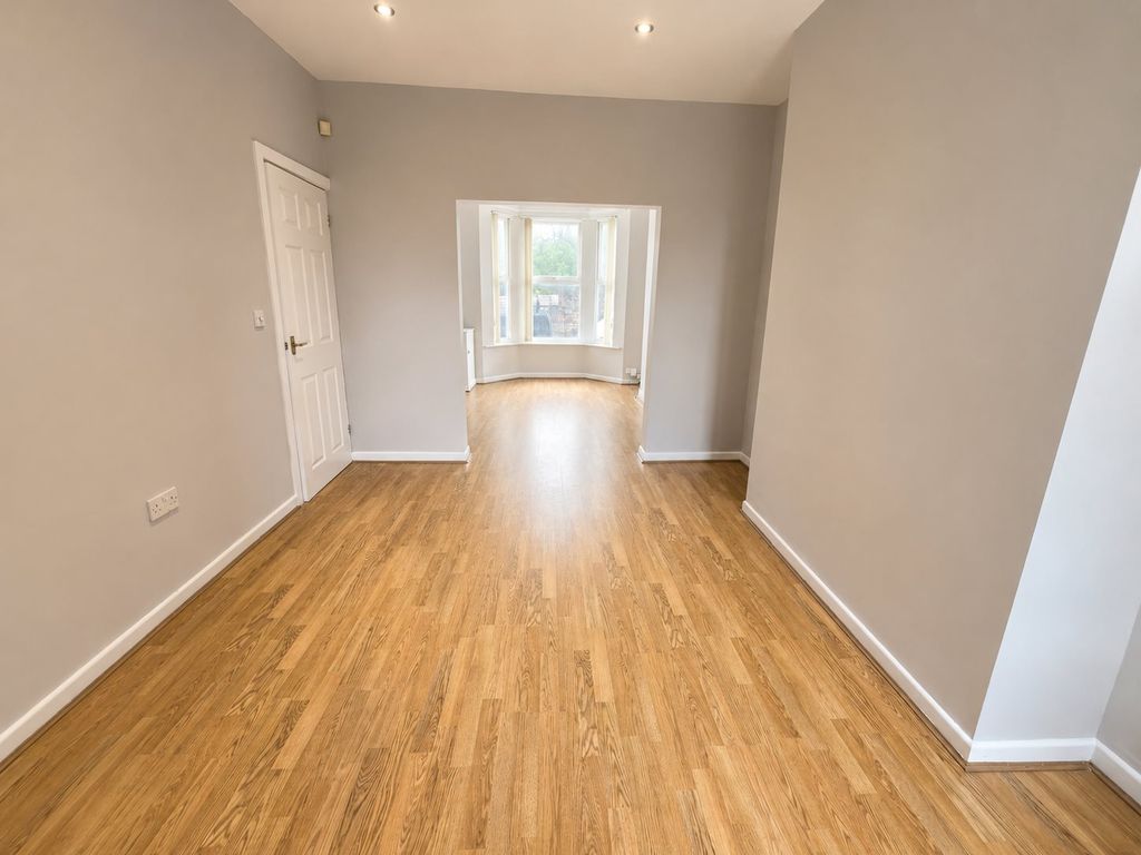 Property photo 1 of 8 10 Castleford - 7