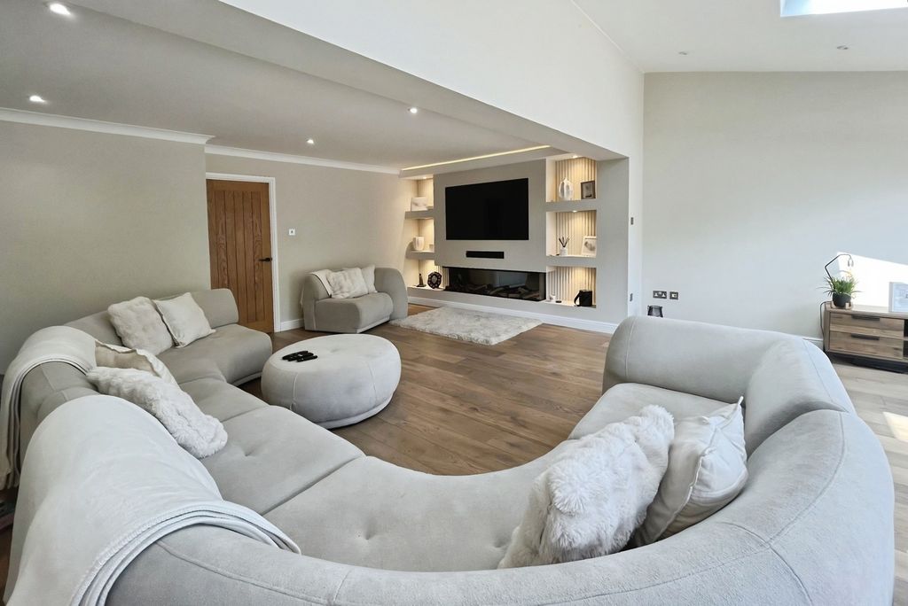 Property photo 3 of 15 Living/Family Room